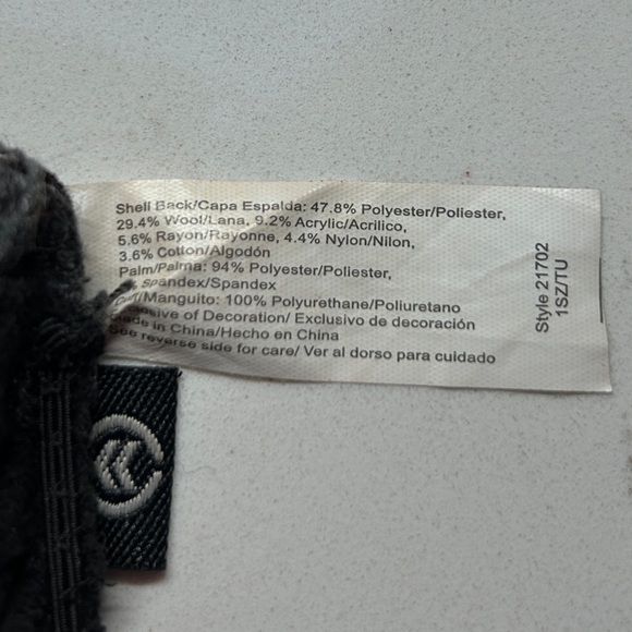 Women’s Ruched Isotoner Gloves - Picture 8 of 11